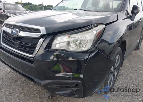 2018 Subaru Forester 2.5I Premium z USA, uszkodzony, nr VIN JF2SJAEC9JH422660